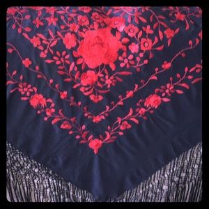 Spanish Piano scarf/wrap (also known as a Mantón)